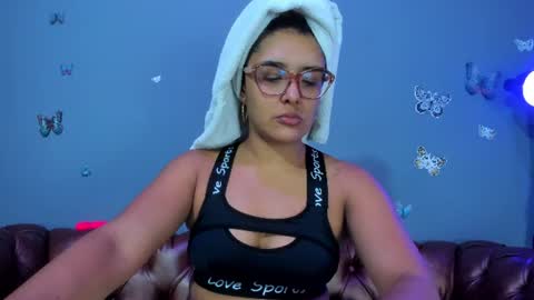 Snapshot of kaira_mosse_ chatting on June 10, 11:53 am kaira_mosse_ online show from June 10, 11:53 am