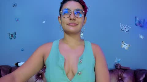 Snapshot of kaira_mosse_ chatting on June 13, 11:41 am kaira_mosse_ online show from June 13, 11:41 am