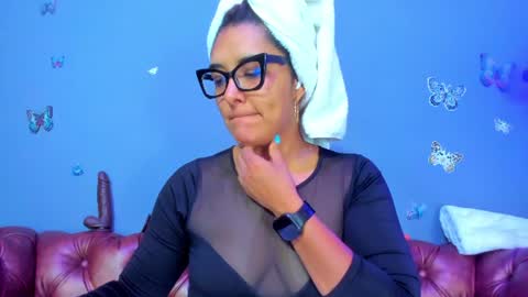 Snapshot of kaira_mosse_ chatting on June 18, 11:58 am kaira_mosse_ online show from June 18, 11:58 am