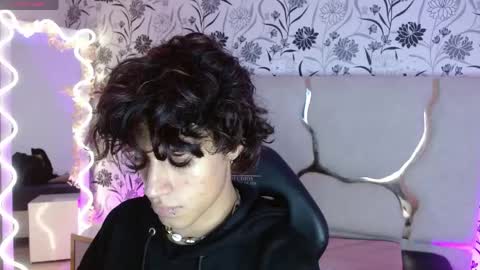 Snapshot of kaisage_tay chatting on April 20, 3:31 am kaisage_tay online show from April 20, 3:31 am