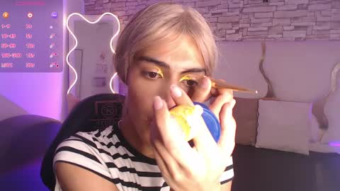 Snapshot of kaisage_tay chatting on May 5, 3:36 am kaisage_tay online show from May 5, 3:36 am