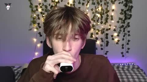 slutkai online show from November 11, 11:27 pm