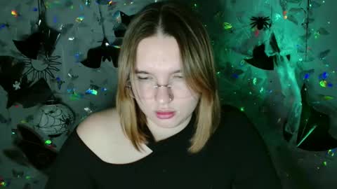 Kaitlin online show from October 3, 5:10 pm