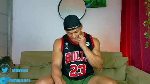 Snapshot of kale_tomson chatting on April 21, 11:29 pm kale thomson online show from April 21, 11:29 pm