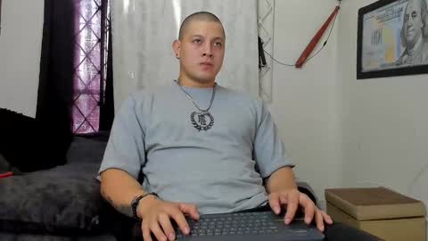 Snapshot of kaledd_musclee chatting on December 7, 2:46 pm Kaledd musclees room Master online show from December 7, 2:46 pm
