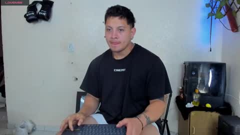 Snapshot of kaledd_musclee chatting on March 4, 8:27 pm Kaledd musclees room Master online show from March 4, 8:27 pm