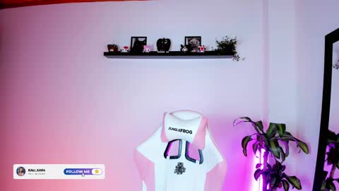 Kali Ka Please help me with your thumbs up its important   dont forget my birthday on October 26 online show from October 29, 9:16 pm