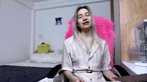 Snapshot of kali_the_goddess chatting on October 2, 8:43 am kali_the_goddess online show from October 2, 8:43 am