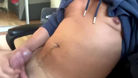 Snapshot of kaliber111 chatting on October 31, 8:48 am kaliber111 online show from October 31, 8:48 am