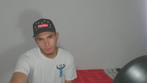 kalifah_ online show from April 9, 12:32 pm