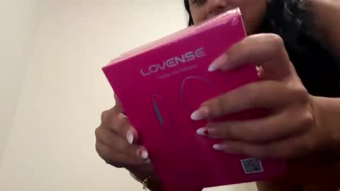 Snapshot of kalifaluver chatting on February 14, 10:12 am kalifaluver online show from February 14, 10:12 am