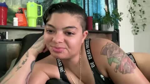 Snapshot of kalinature chatting on February 27, 10:32 pm kalinature online show from February 27, 10:32 pm