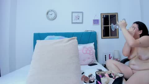 Kamilalopez online show from April 5, 8:39 pm