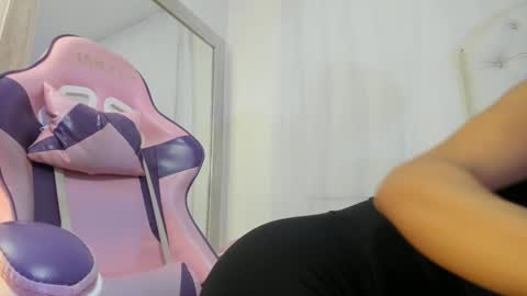    online show from December 6, 12:05 pm
