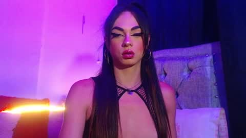 Snapshot of kamilathopsom chatting on June 24, 11:48 pm CAMILA SANTAMARIA online show from June 24, 11:48 pm