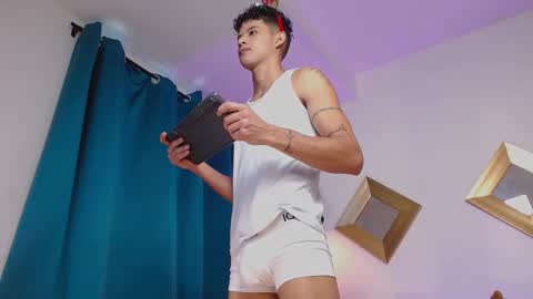 Kami online show from December 4, 6:27 pm