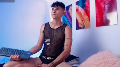 Kami online show from April 8, 6:52 pm