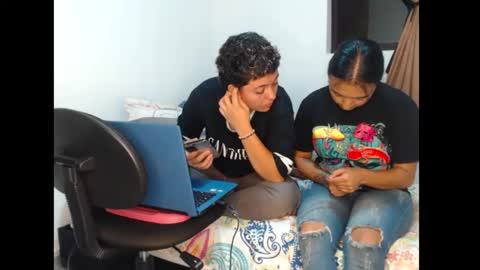 kammy   y   camila online show from May 21, 12:28 am