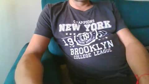 Snapshot of kanaletto chatting on November 26, 9:54 am Mario online show from November 26, 9:54 am