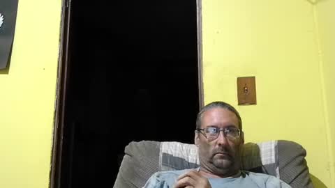 Snapshot of kansasfarmer1 chatting on October 9, 12:19 am kansasfarmer1 online show from October 9, 12:19 am