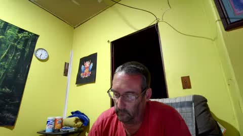 Snapshot of kansasfarmer1 chatting on October 16, 11:33 am kansasfarmer1 online show from October 16, 11:33 am