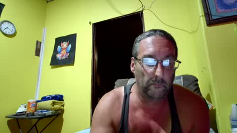 Snapshot of kansasfarmer1 chatting on October 25, 12:18 am kansasfarmer1 online show from October 25, 12:18 am