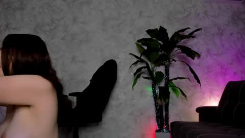 Emma online show from December 1, 1:32 am