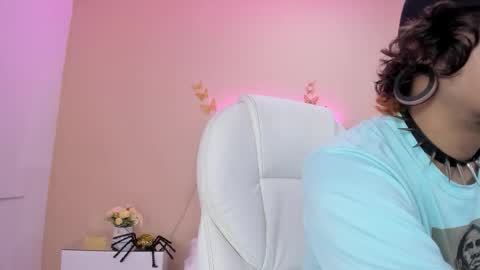 Snapshot of kaoz_23_ chatting on October 19, 1:01 pm KaoZ Goeth online show from October 19, 1:01 pm