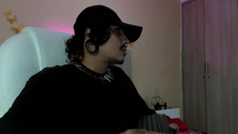 Snapshot of kaoz_23_ chatting on October 20, 2:45 am KaoZ Goeth online show from October 20, 2:45 am