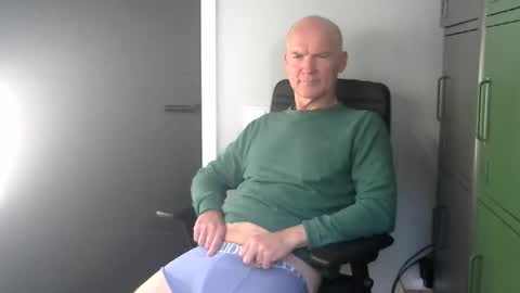Snapshot of kapitein_rob chatting on April 8, 4:51 pm Robbie online show from April 8, 4:51 pm