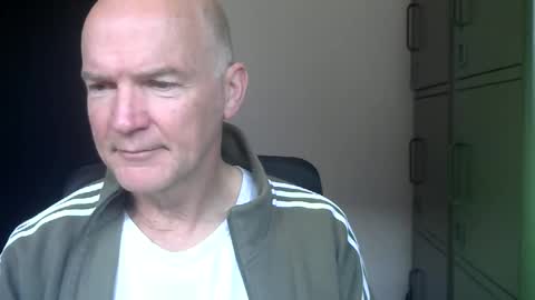 Snapshot of kapitein_rob chatting on April 19, 5:29 am Robbie online show from April 19, 5:29 am