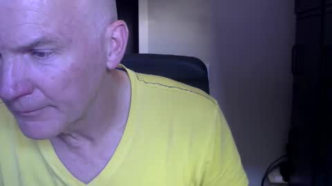 Snapshot of kapitein_rob chatting on April 26, 6:27 pm Robbie online show from April 26, 6:27 pm