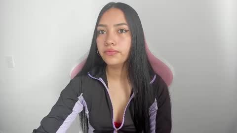 Snapshot of karely_sweet_ chatting on June 29, 2:28 pm karely_sweet_ online show from June 29, 2:28 pm