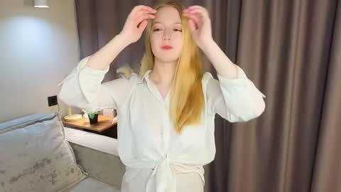 Annie online show from September 24, 7:44 am