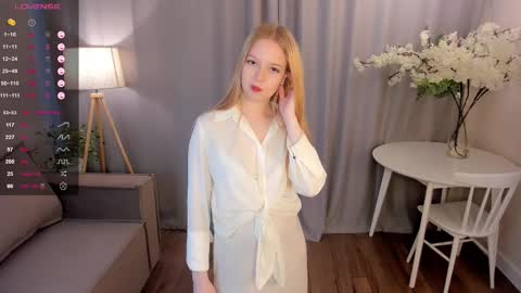 Annie online show from September 26, 7:23 am