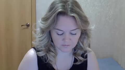 Snapshot of karennelsonx chatting on November 9, 10:24 am karennelsonx online show from November 9, 10:24 am