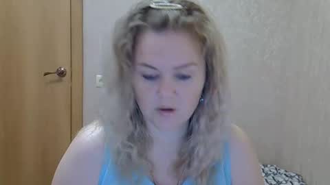 Snapshot of karennelsonx chatting on November 14, 8:13 am karennelsonx online show from November 14, 8:13 am