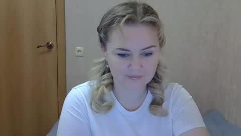 karennelsonx online show from November 26, 2:07 pm