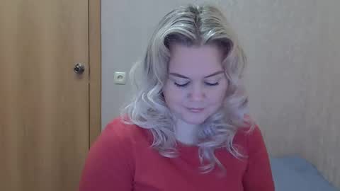 karennelsonx online show from January 8, 9:44 am