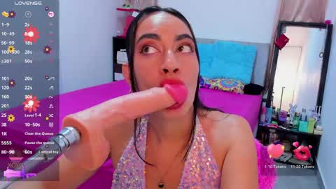 Snapshot of kari_xoxo_ chatting on May 30, 6:49 pm Karina xoxo online show from May 30, 6:49 pm