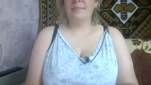 Snapshot of karilina_hi chatting on July 21, 10:39 am Karilina Hi online show from July 21, 10:39 am