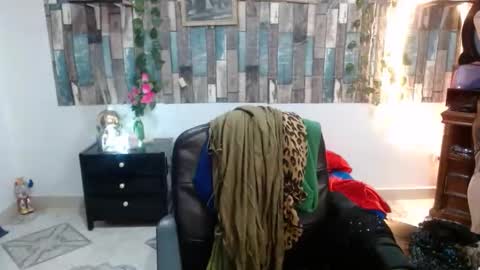 Snapshot of karima_sarabe chatting on February 6, 9:18 pm karima_sarabe online show from February 6, 9:18 pm