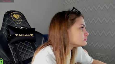 karina_broks online show from November 4, 8:30 pm