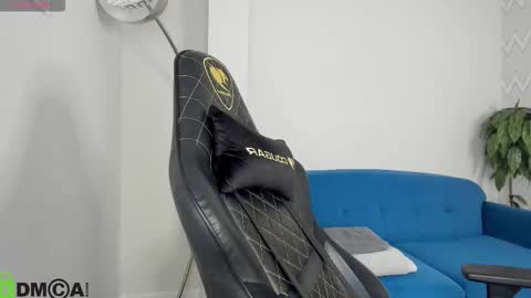 karina_broks online show from November 19, 1:44 pm