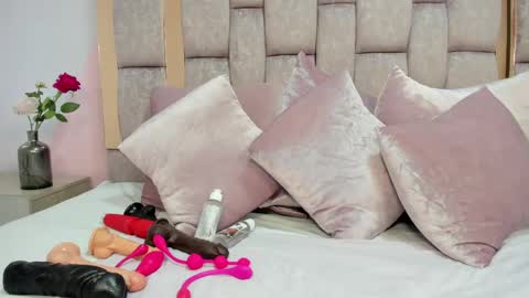 Karina online show from May 10, 2:11 pm