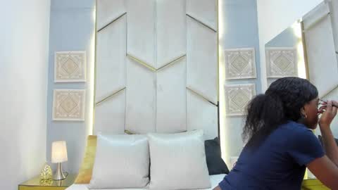 karinaacox online show from March 28, 12:16 pm