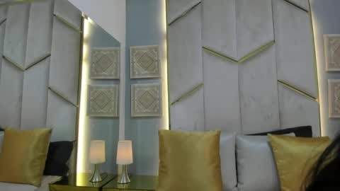 karinaacox online show from May 24, 12:32 pm