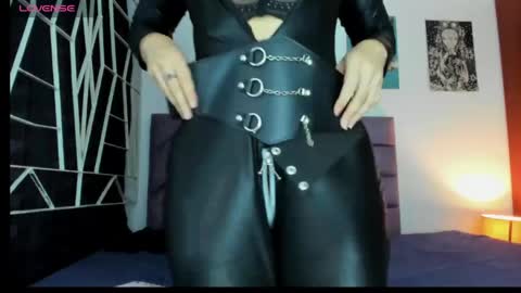 Snapshot of karinna__raven chatting on May 13, 2:09 am KARINNA RAVEN online show from May 13, 2:09 am