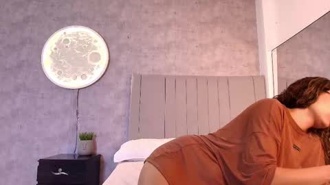 Snapshot of karla__ruiz chatting on November 24, 7:02 pm Karla online show from November 24, 7:02 pm