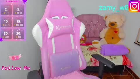 Snapshot of karla_cutee1 chatting on May 9, 5:12 am karla online show from May 9, 5:12 am